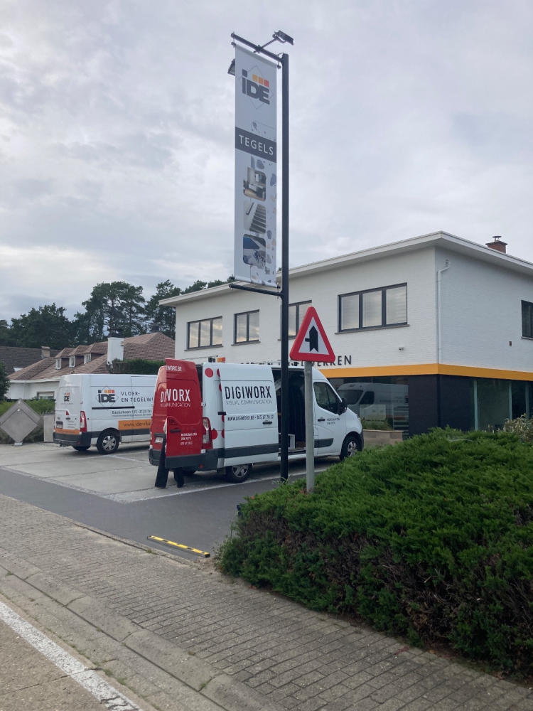 Baniermast IDE Vloer en tegelwerken