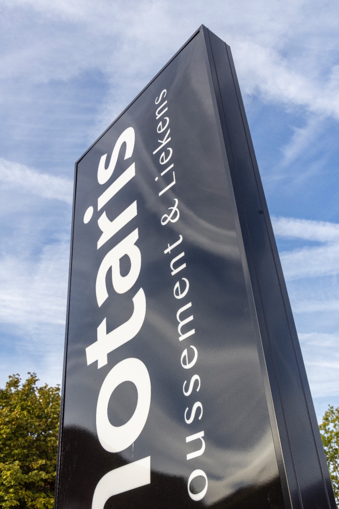 Reclamezuilen Notarissen Coussement & Liekens