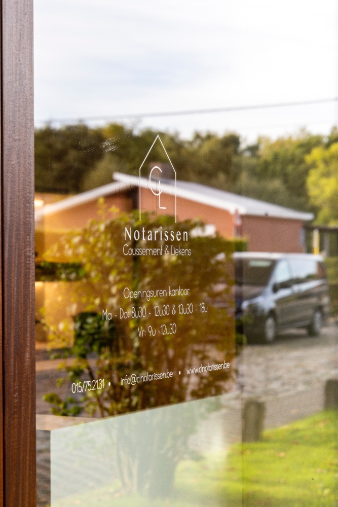 Reclamezuilen Notarissen Coussement & Liekens