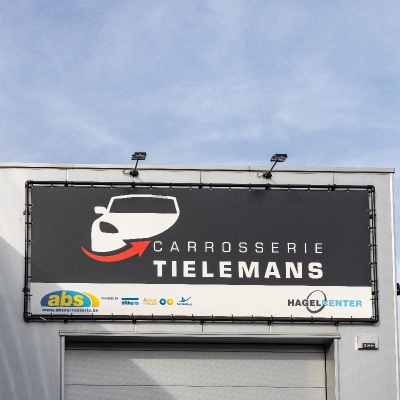 Aankleding bedrijfsgebouw Carrosserie Tielemans