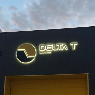 Verlichte gevelreclame Delta-T